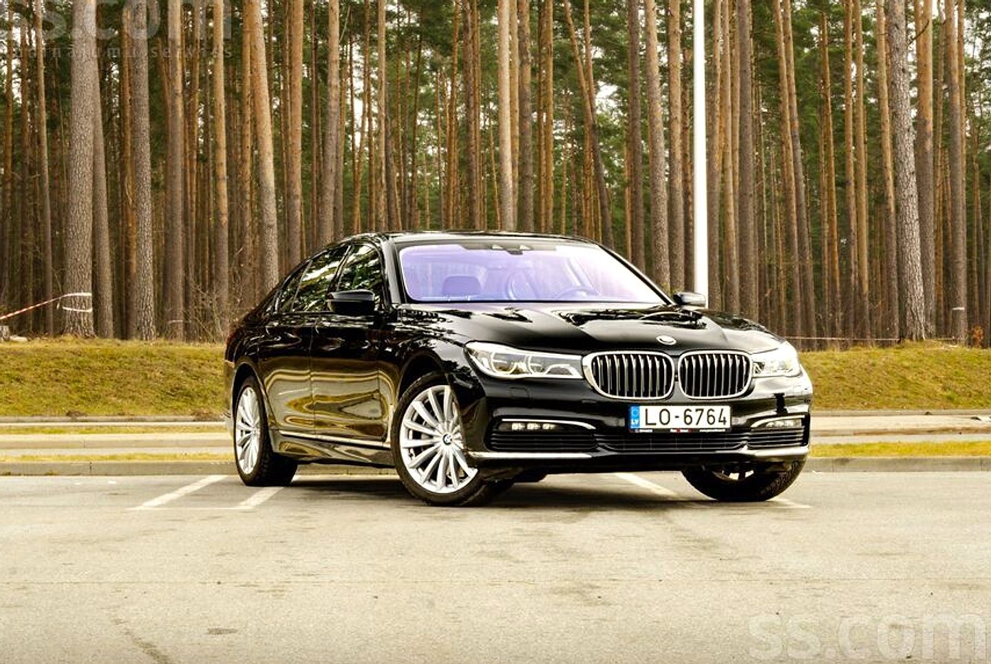 BMW 750 — foto 2