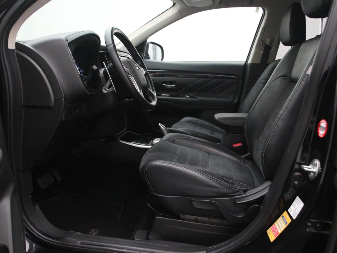 MITSUBISHI Outlander — foto 5
