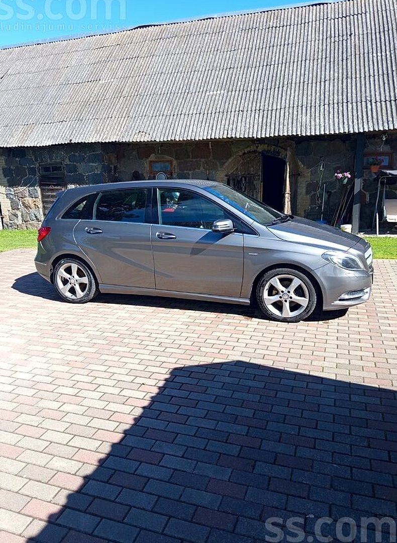 Mercedes-Benz B200 — foto 5