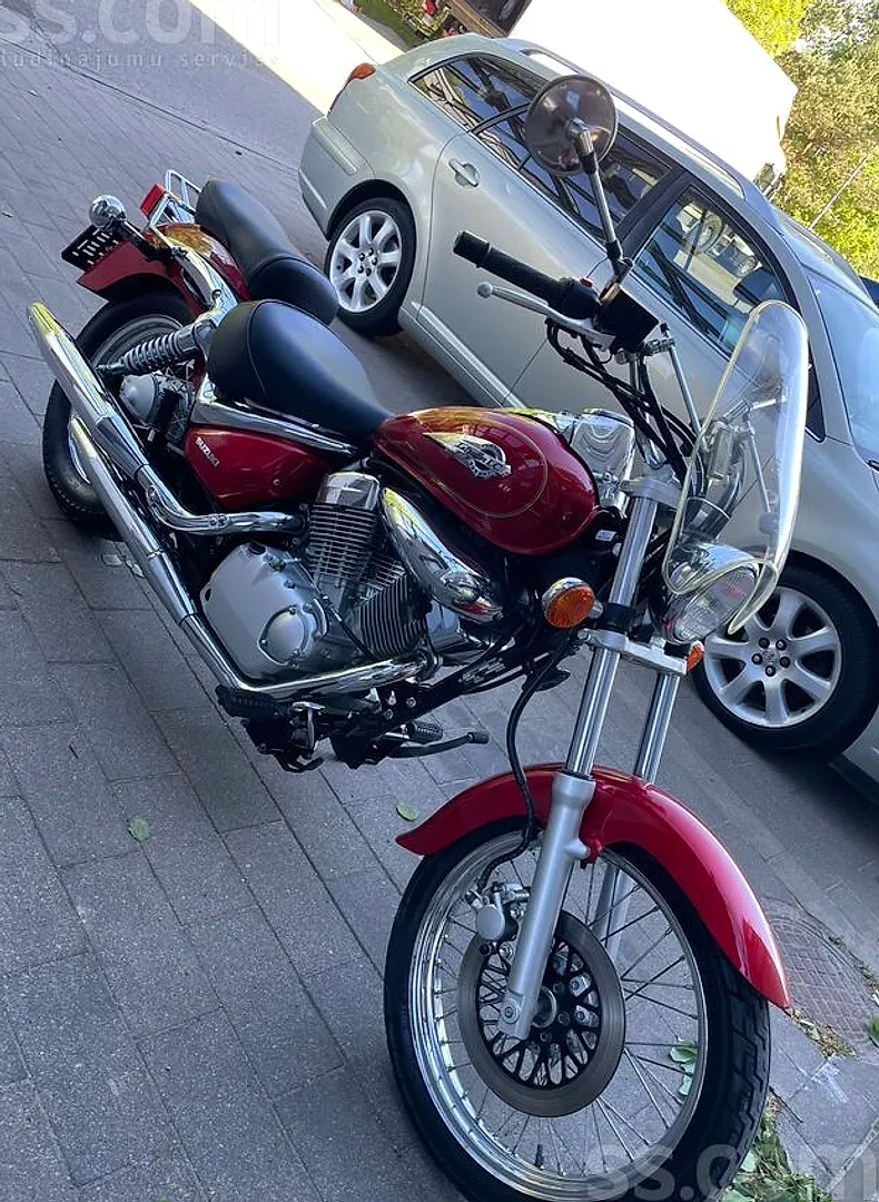 Suzuki Intruder 125, 2001. gads