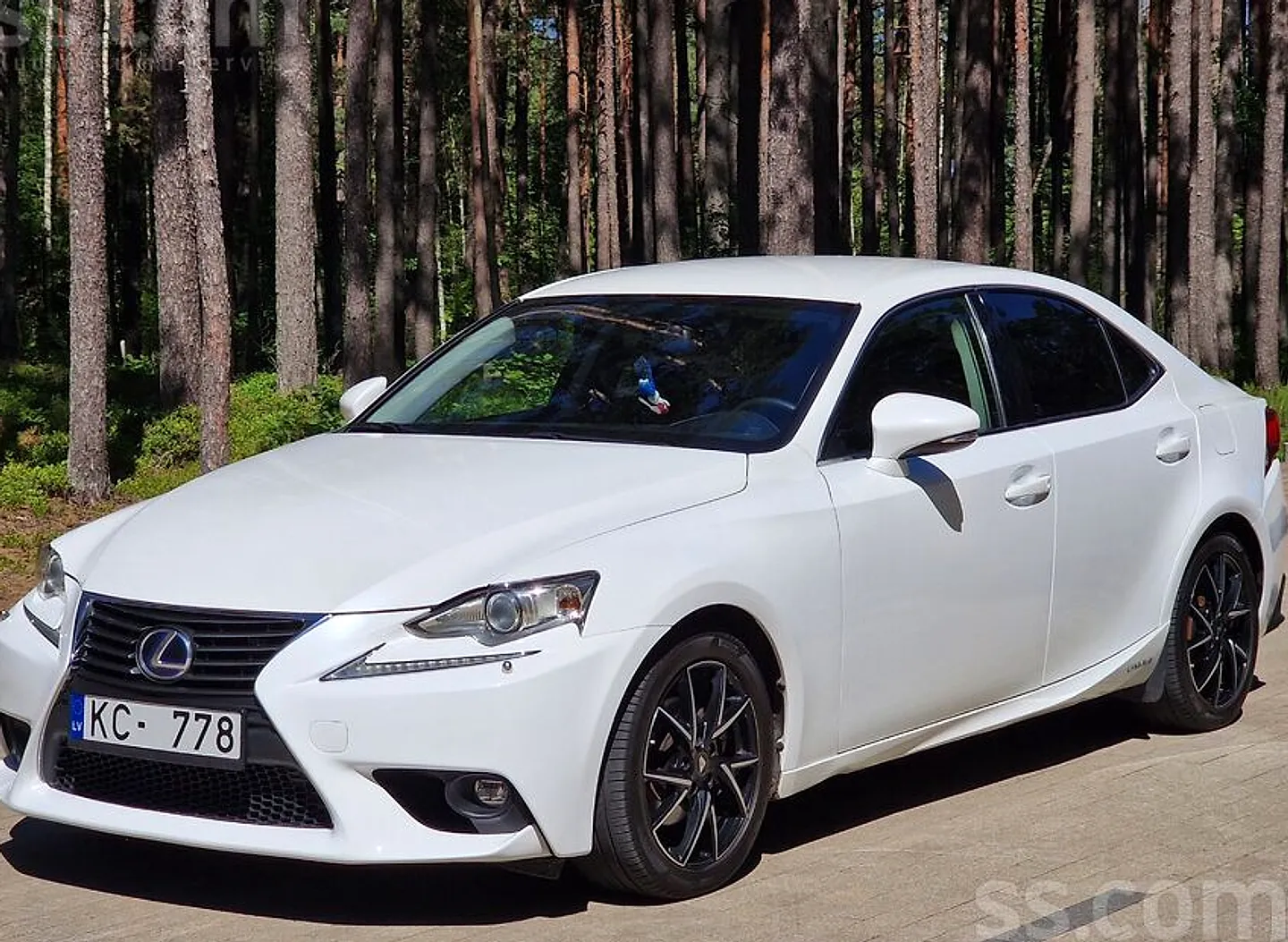 Lexus IS, 2015. gads