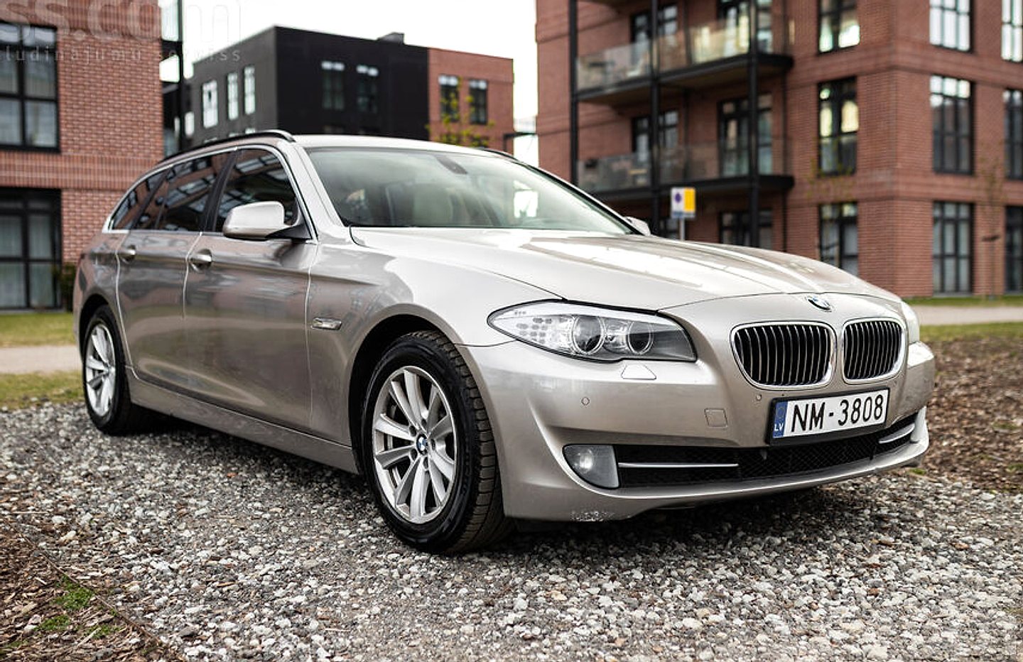 BMW 520 — foto 2