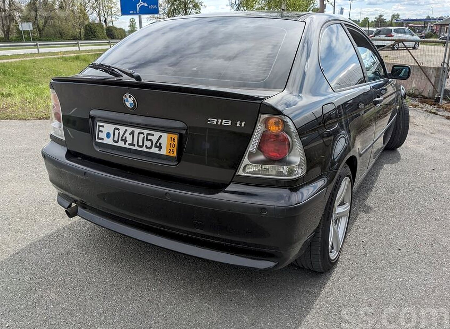 BMW 318 — foto 2