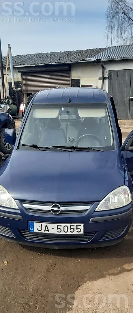 Opel Combo, 2004. gads