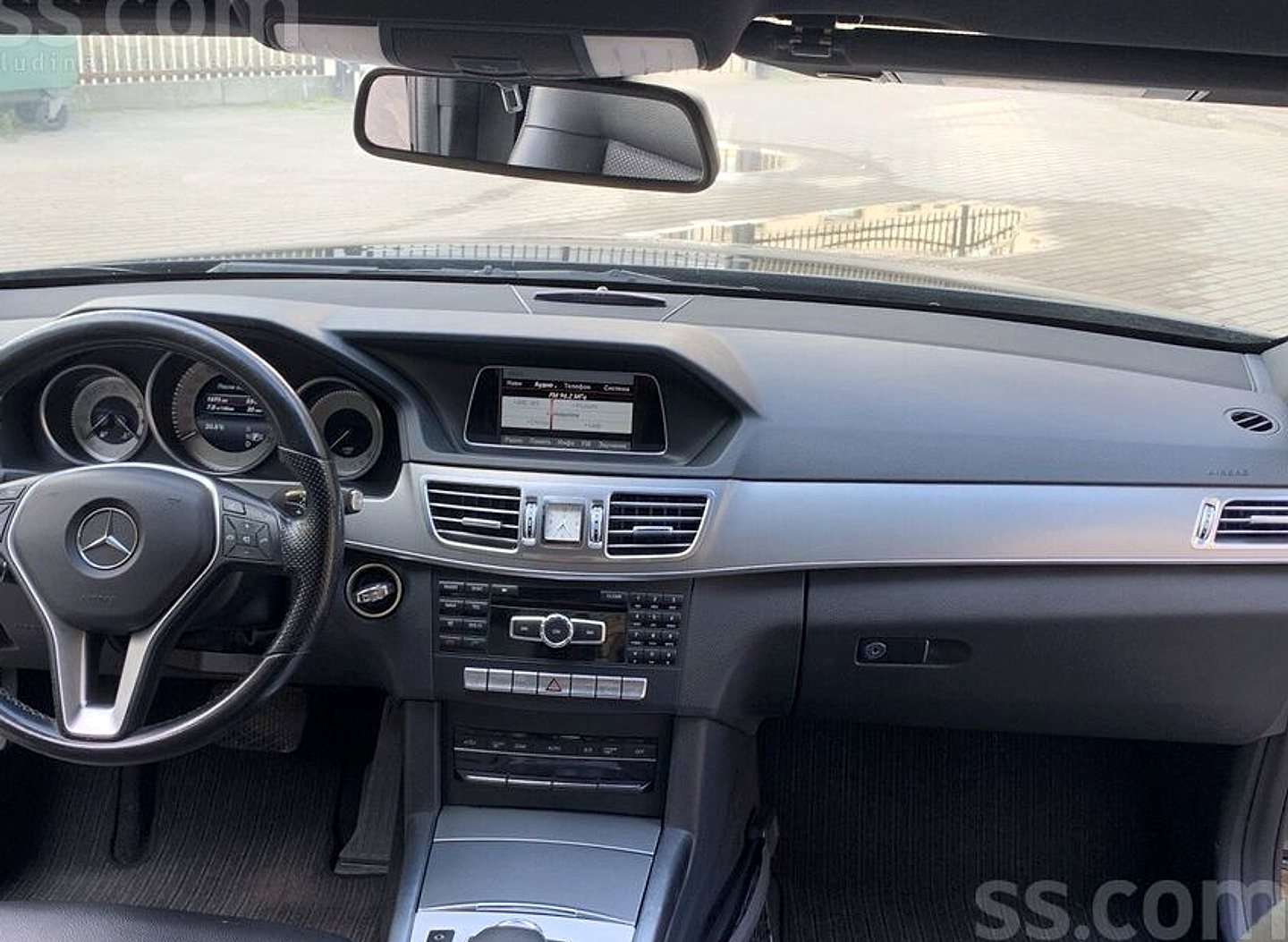 Mercedes-Benz E220 — foto 6