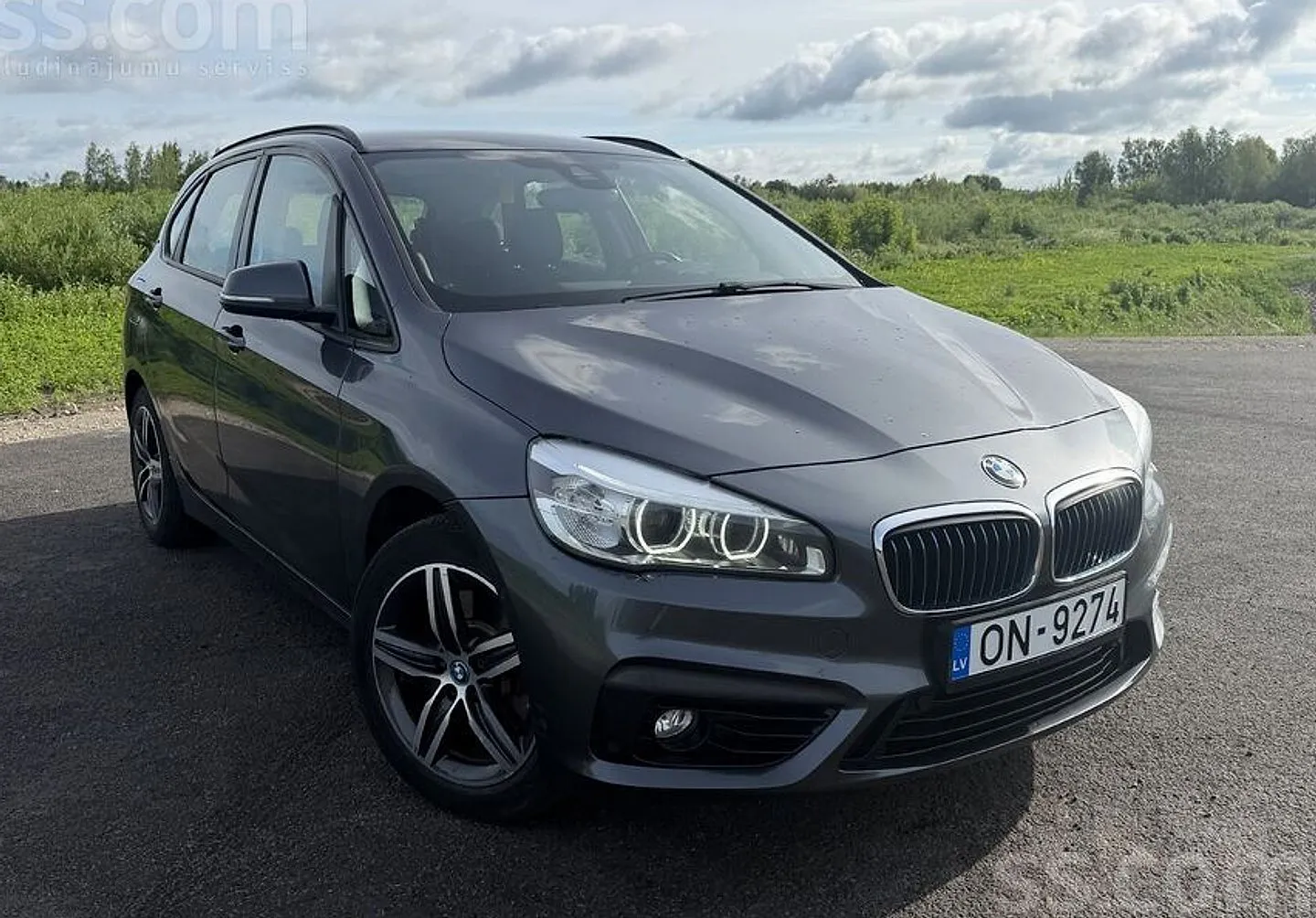 BMW 225