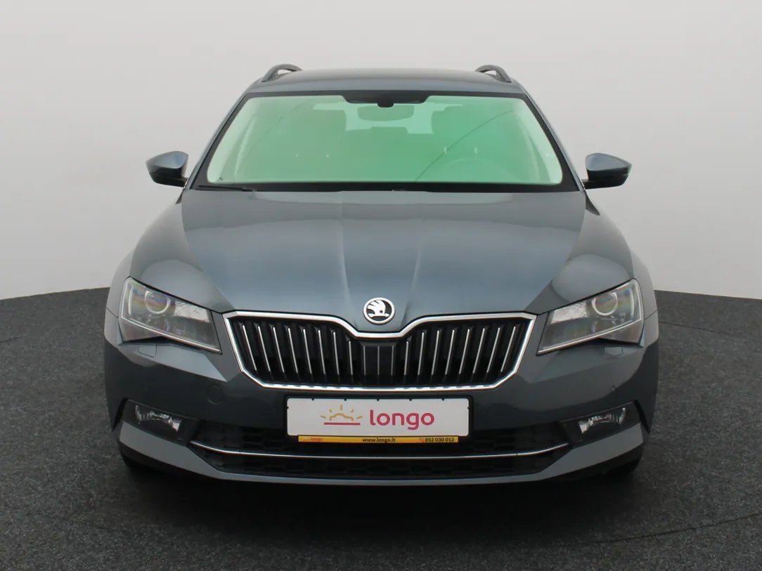 Škoda Superb — foto 4