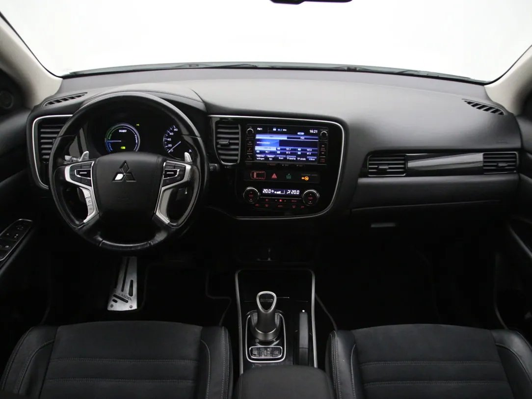 MITSUBISHI Outlander — foto 3