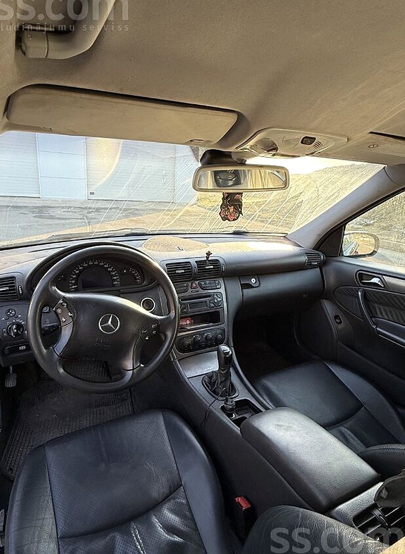 Mercedes-Benz C180 — foto 6