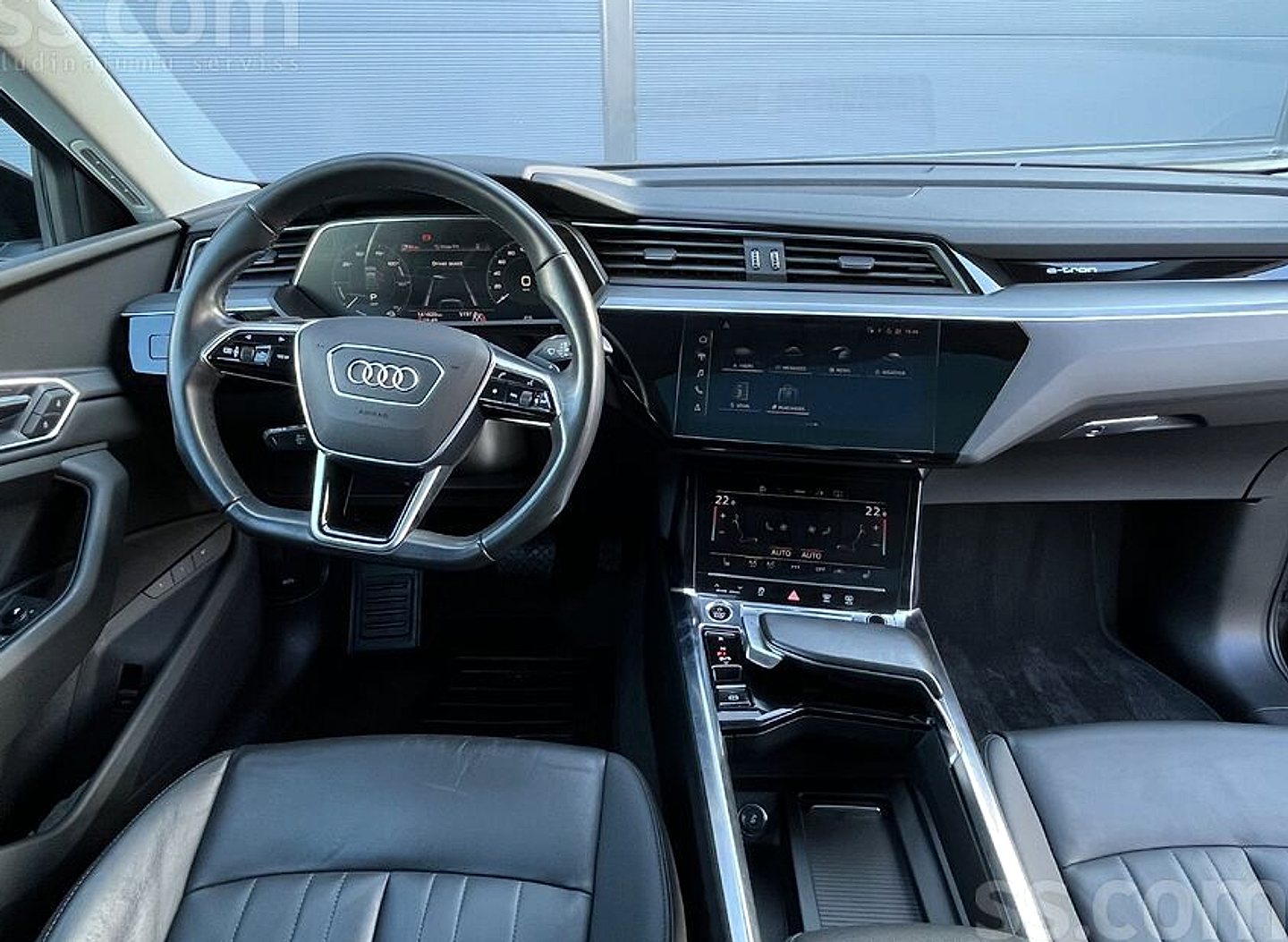 Audi E-tron — foto 5