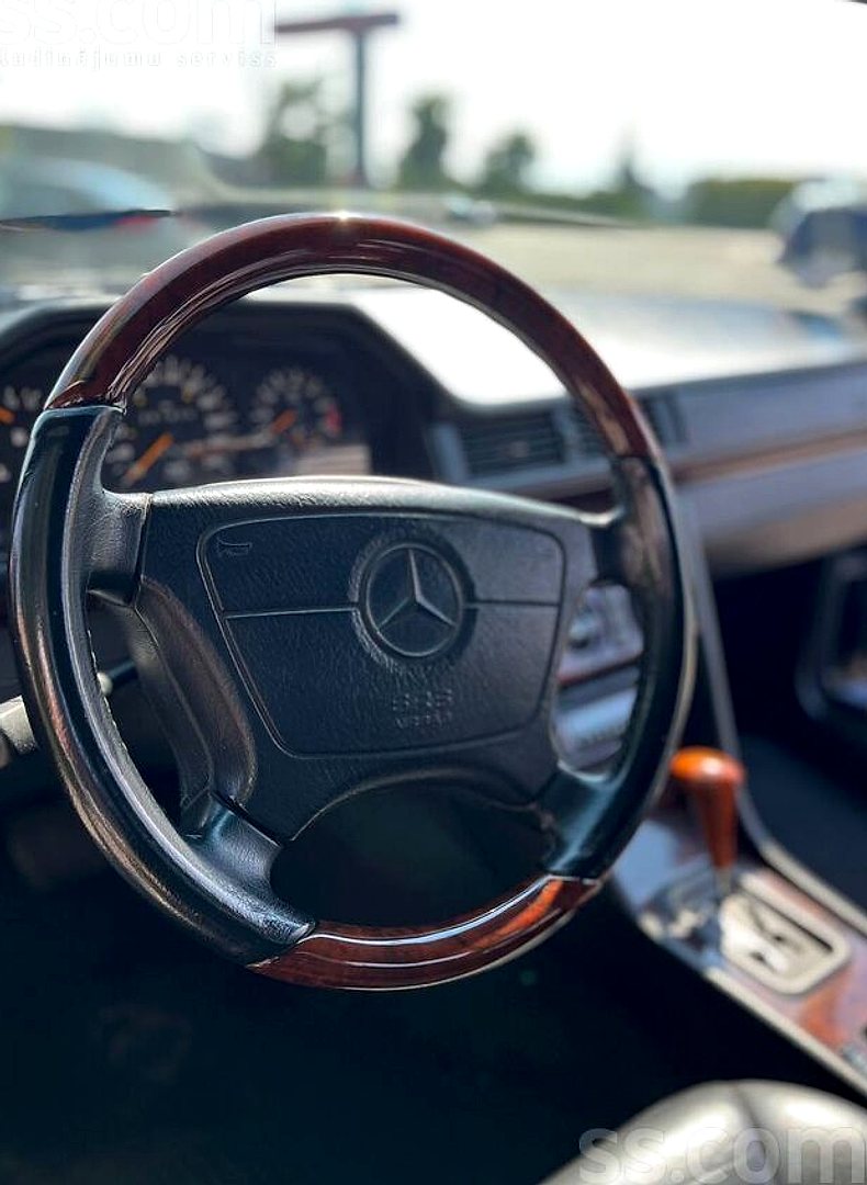 Mercedes-Benz E220 — foto 6