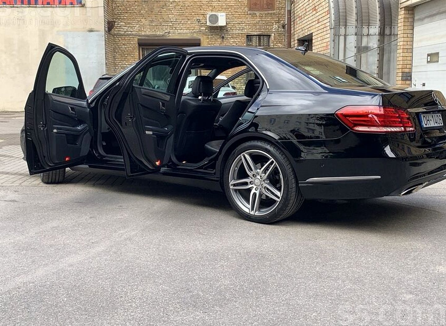 Mercedes-Benz E220 — foto 4