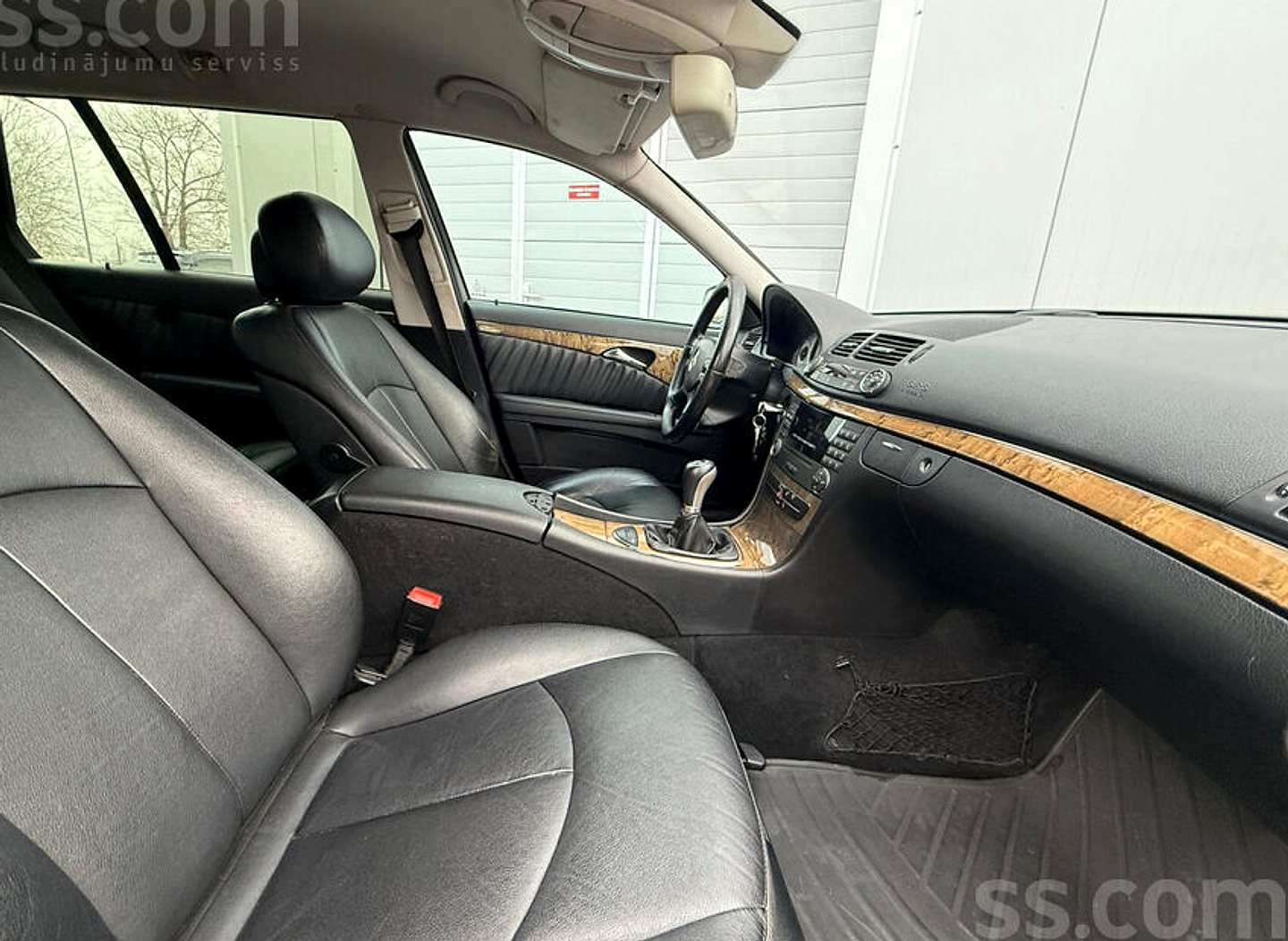 Mercedes-Benz E220 — foto 6