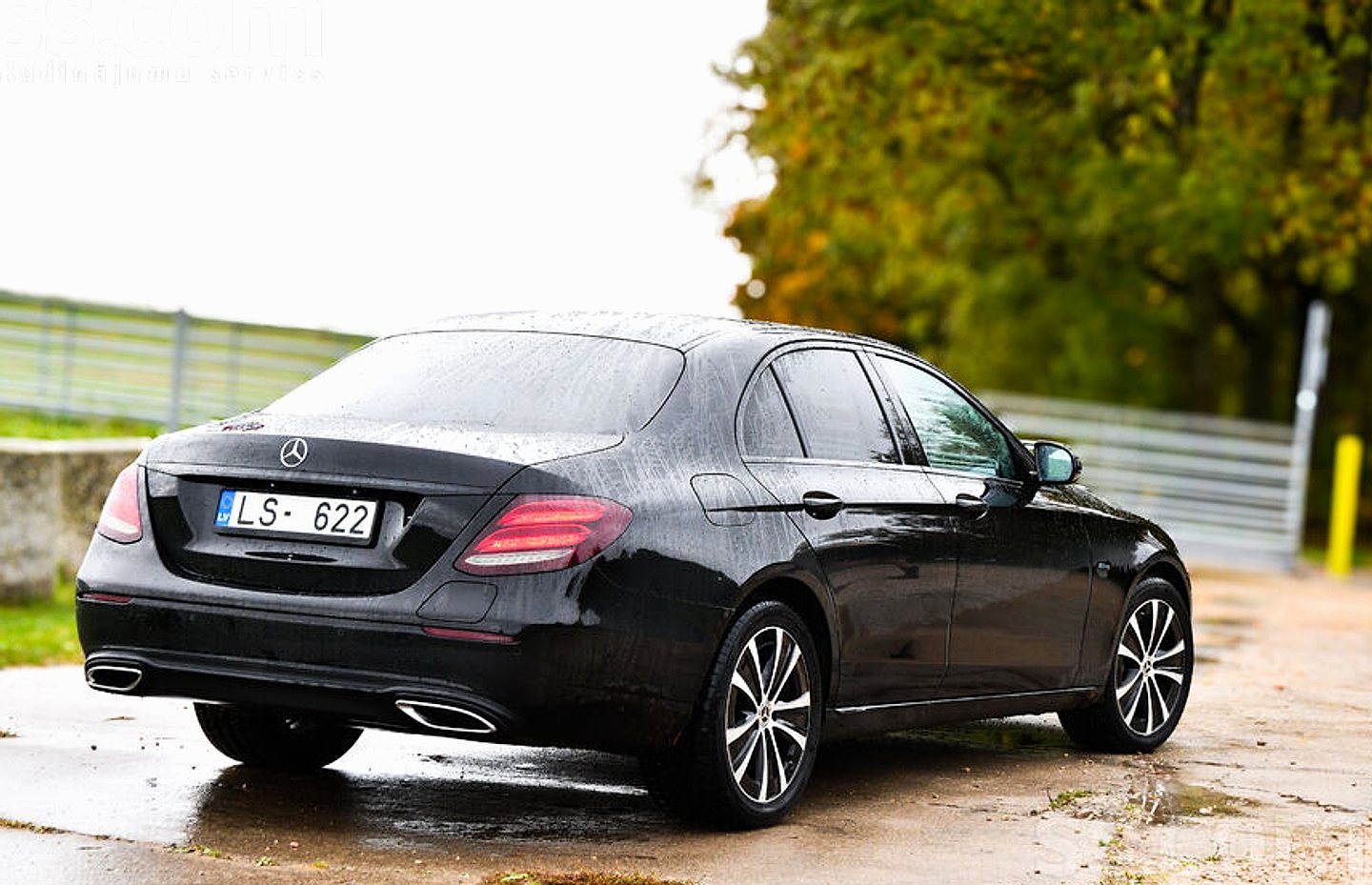 Mercedes-Benz E300 — foto 4