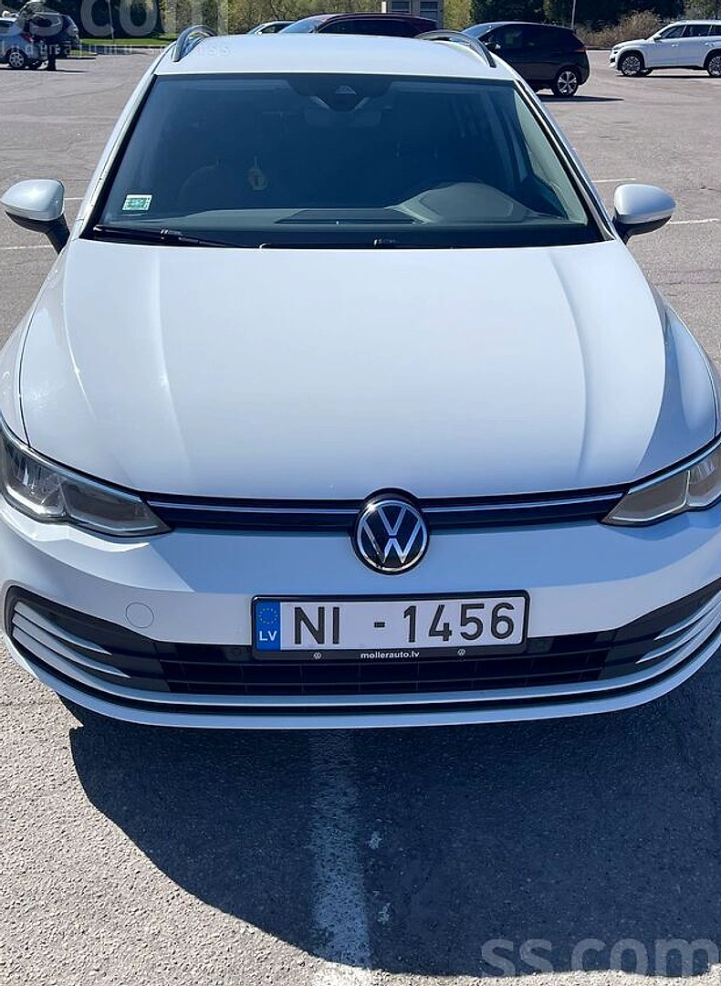 Volkswagen Golf 8, 2022. gads