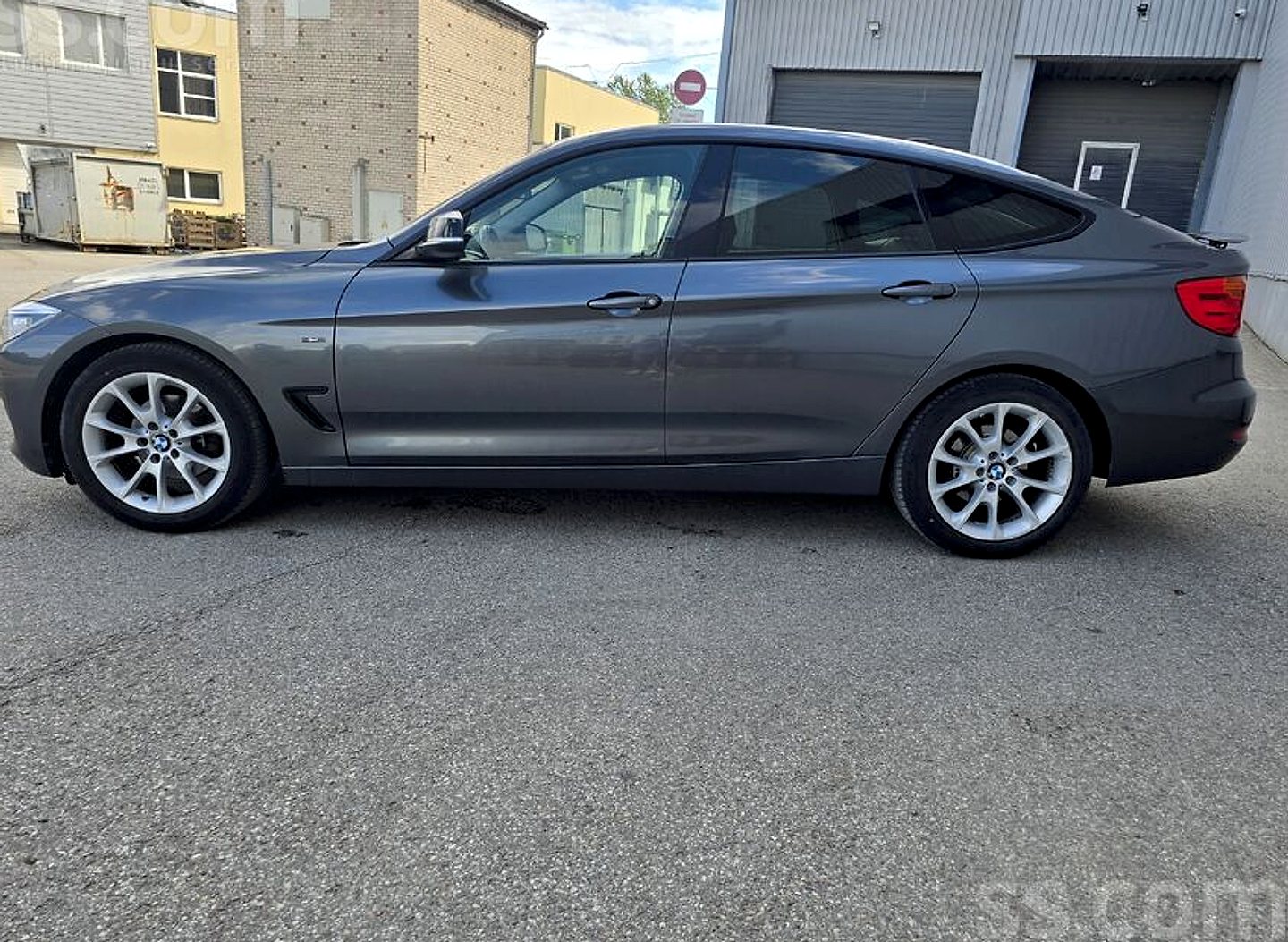 BMW 320 — foto 2