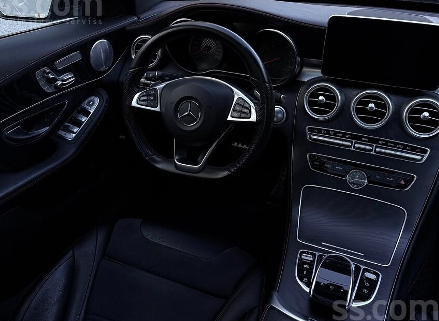 Mercedes-Benz C450 AMG — foto 6
