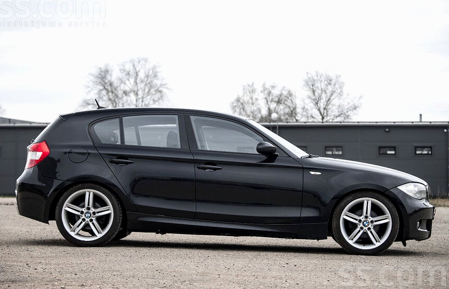 BMW 118 — foto 6