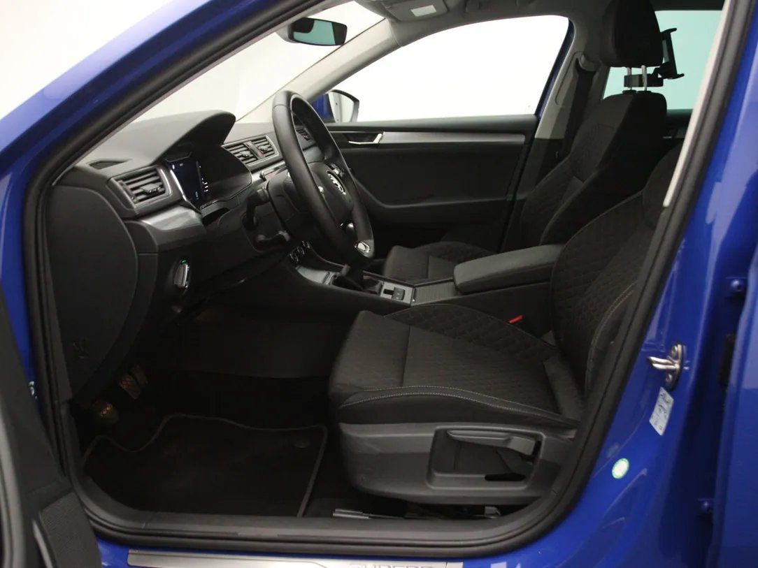 Škoda Superb — foto 5