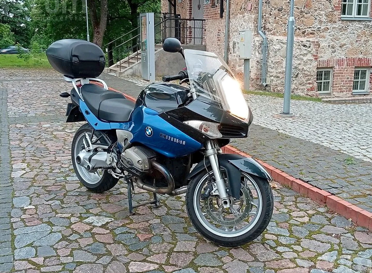 BMW R1200st