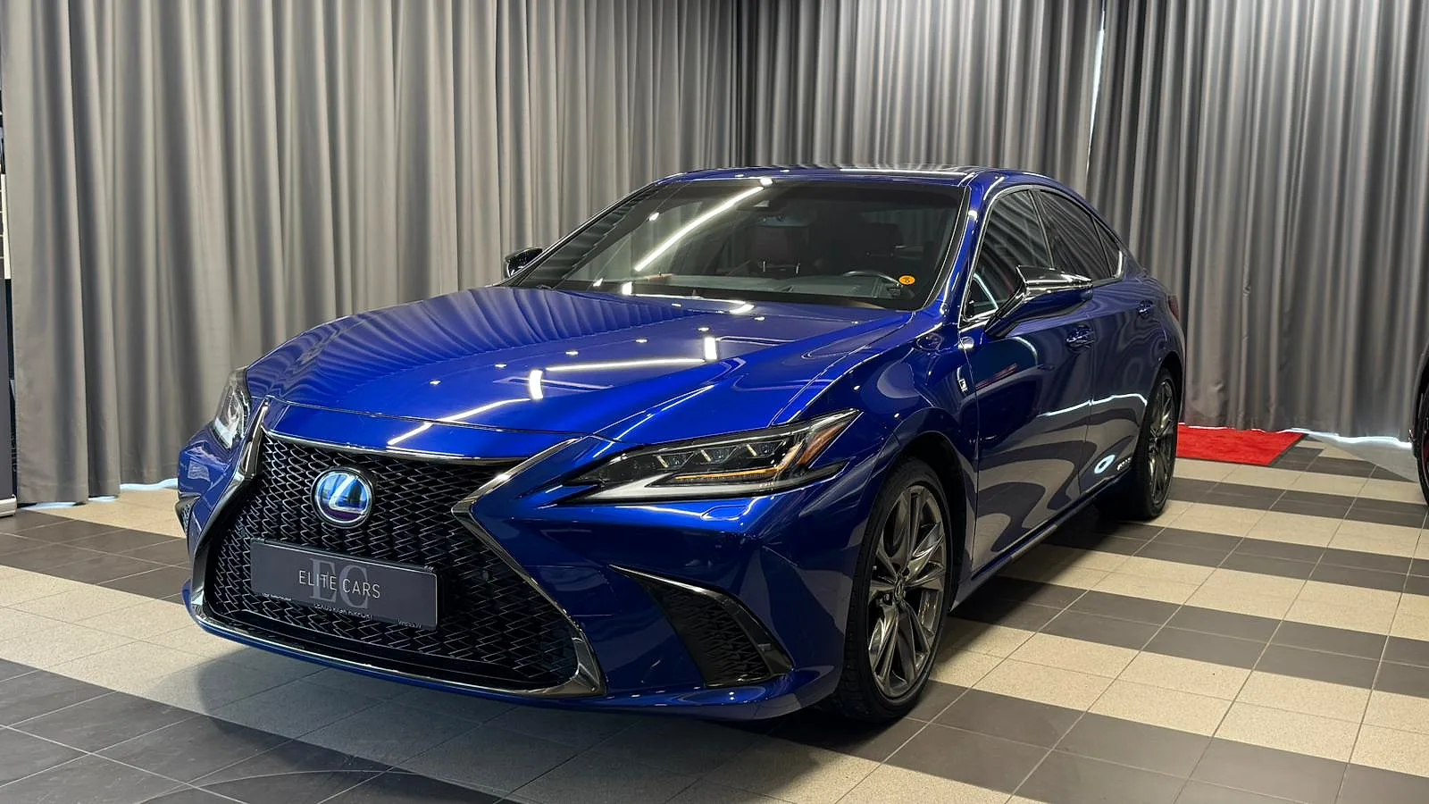Lexus ES, 2019. gads