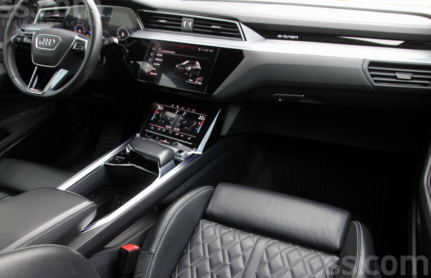Audi E-tron — foto 5