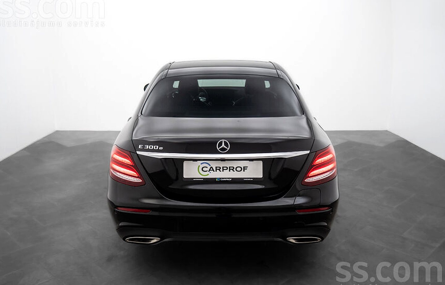 Mercedes-Benz E300 — foto 5