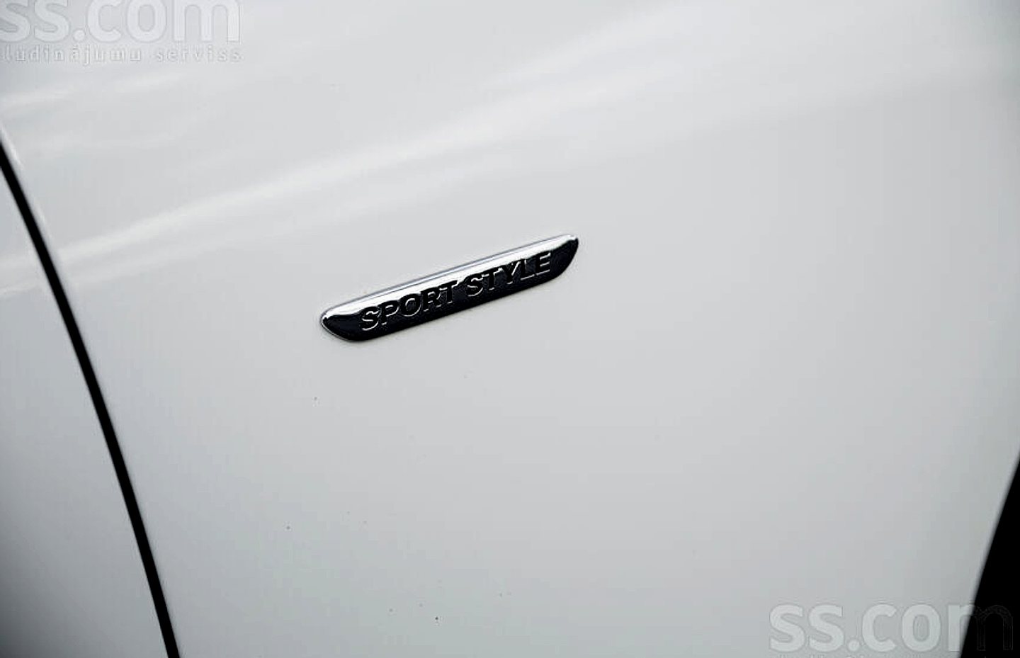 Mercedes-Benz E220 — foto 5