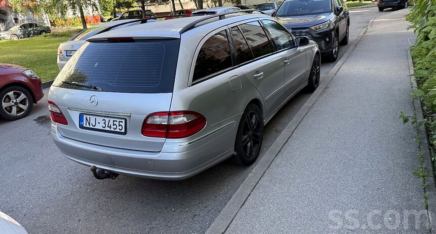Mercedes-Benz E220 — foto 2