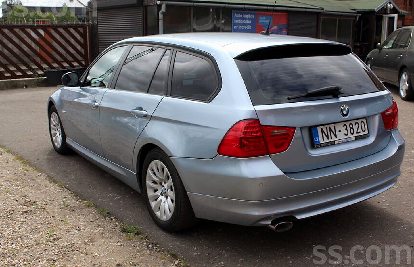 BMW 320 — foto 3
