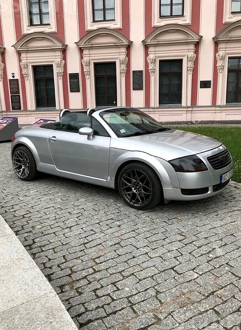 Audi TT, 2000. gads