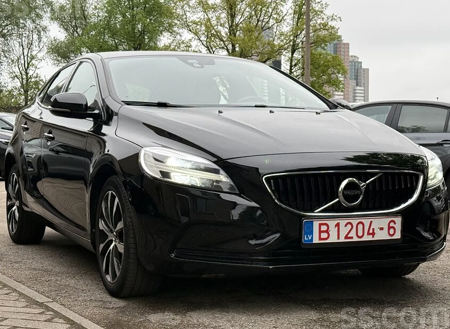 Volvo V40, 2019. gads