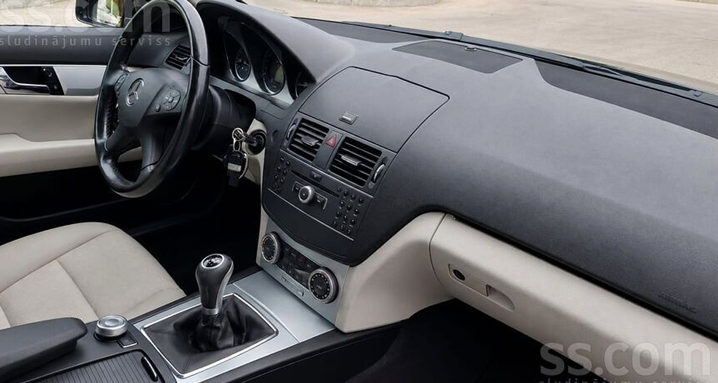 Mercedes-Benz C200 — foto 6