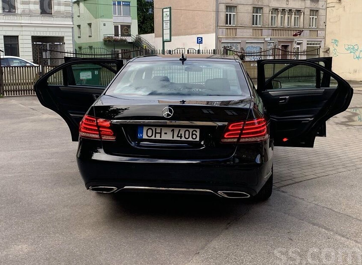 Mercedes-Benz E220 — foto 5