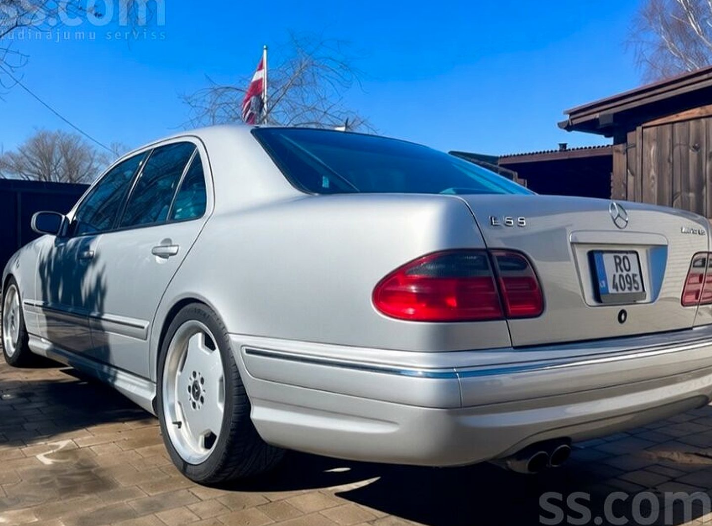 Mercedes-Benz E55 AMG — foto 4
