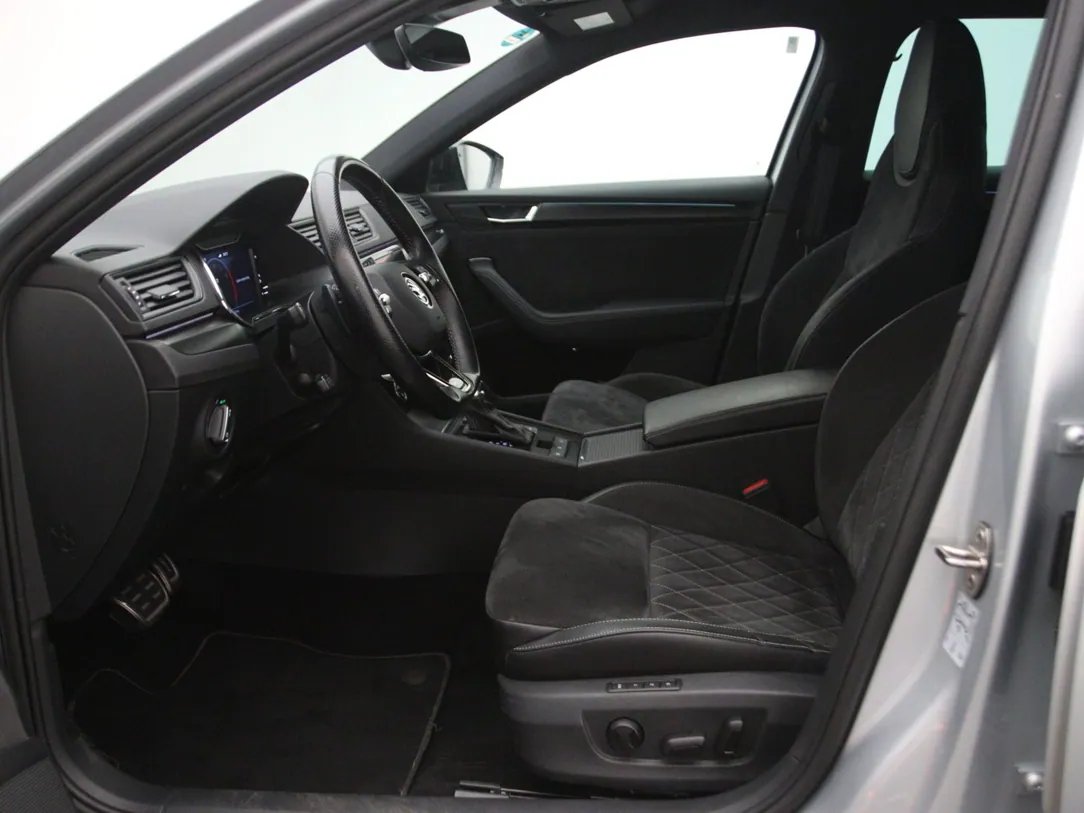 Škoda Superb — foto 5