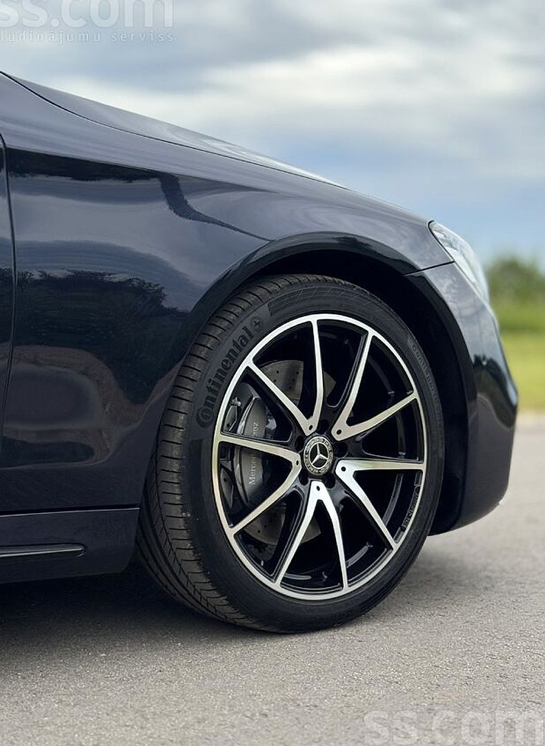 Mercedes-Benz S560 — foto 6