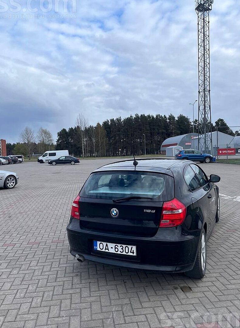 BMW 118 — foto 4