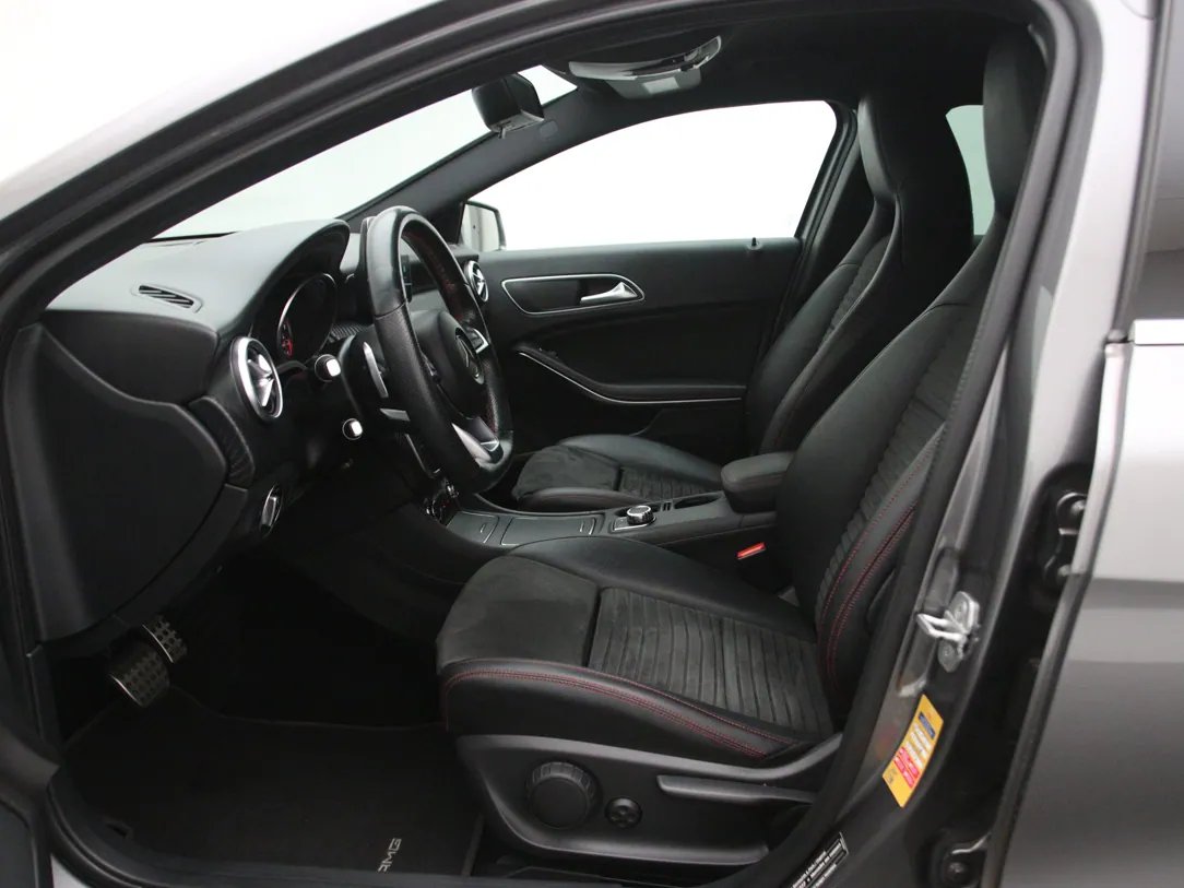 MERCEDES BENZ A200 — foto 5