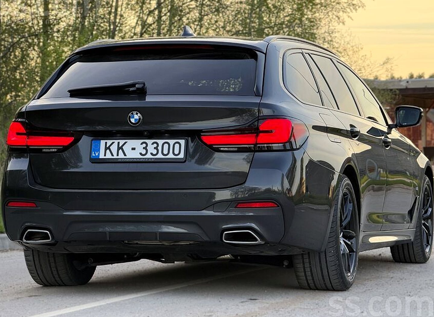 BMW 520 — foto 2