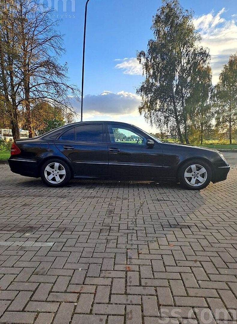 Mercedes-Benz E320 — foto 3
