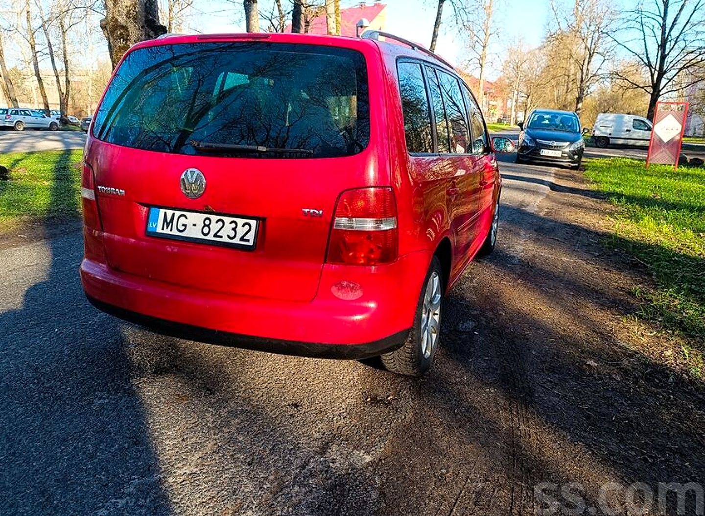 Volkswagen Touran — foto 4