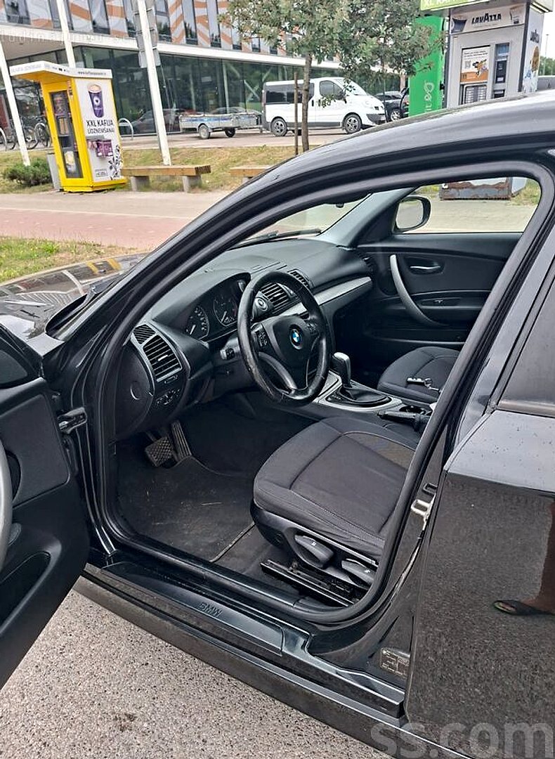 BMW 118 — foto 4