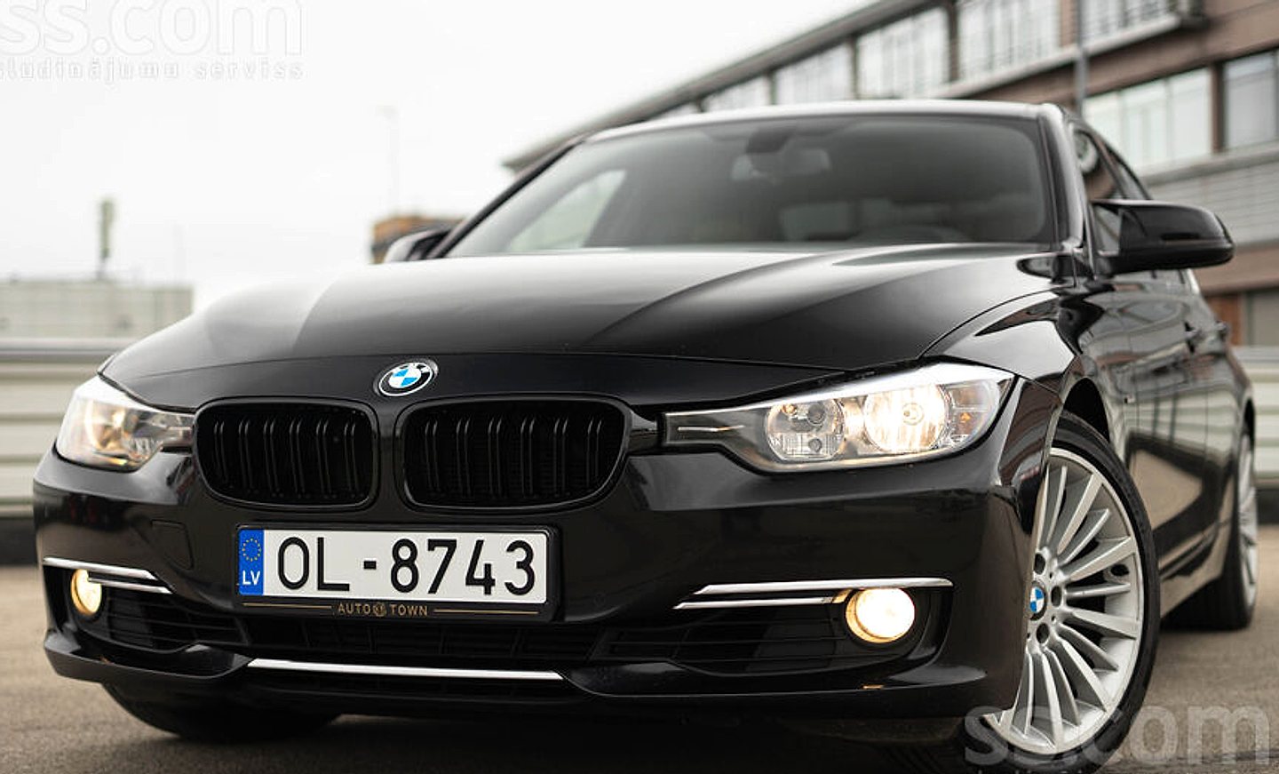BMW 330 — foto 2