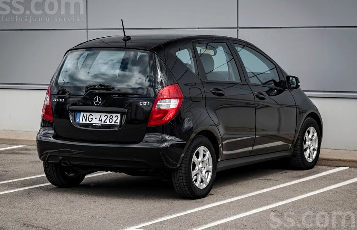 Mercedes-Benz A180 — foto 4