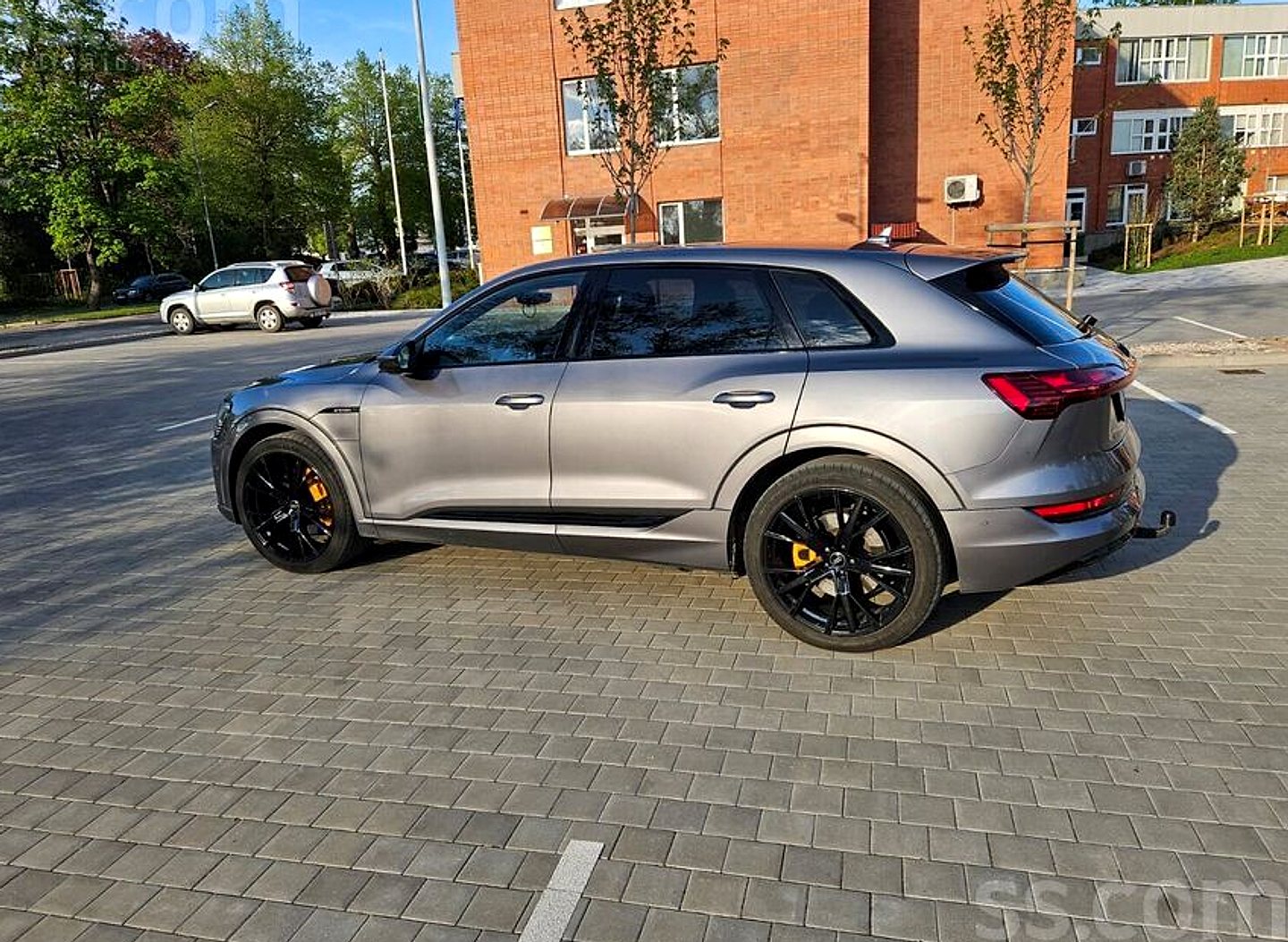 Audi E-tron — foto 3