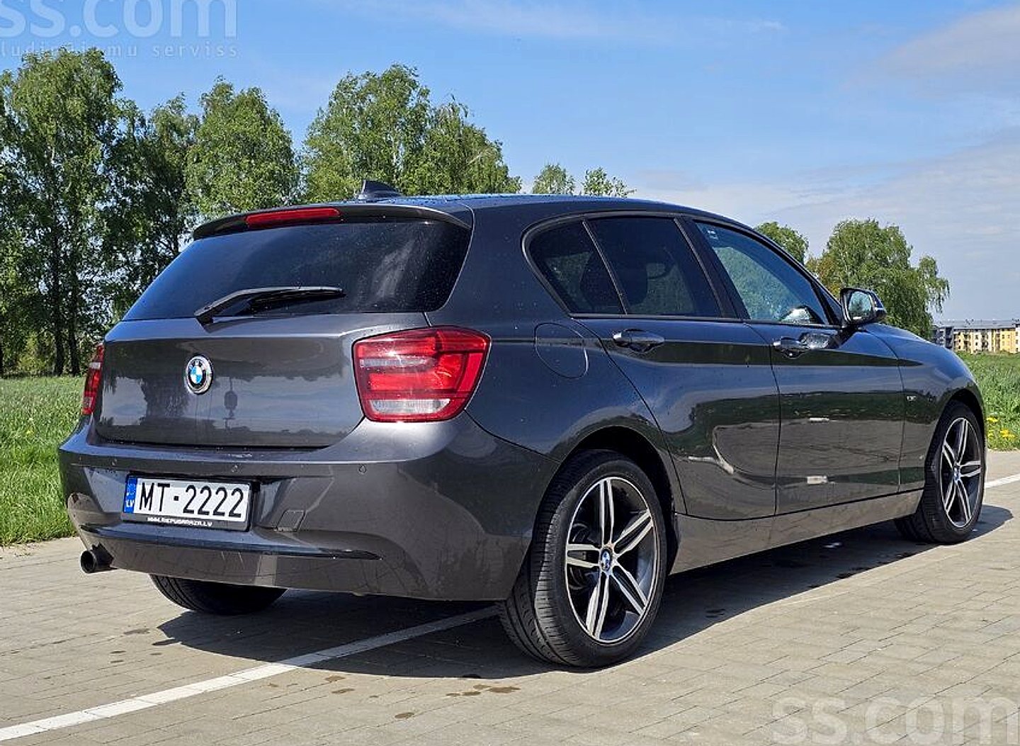 BMW 118 — foto 6