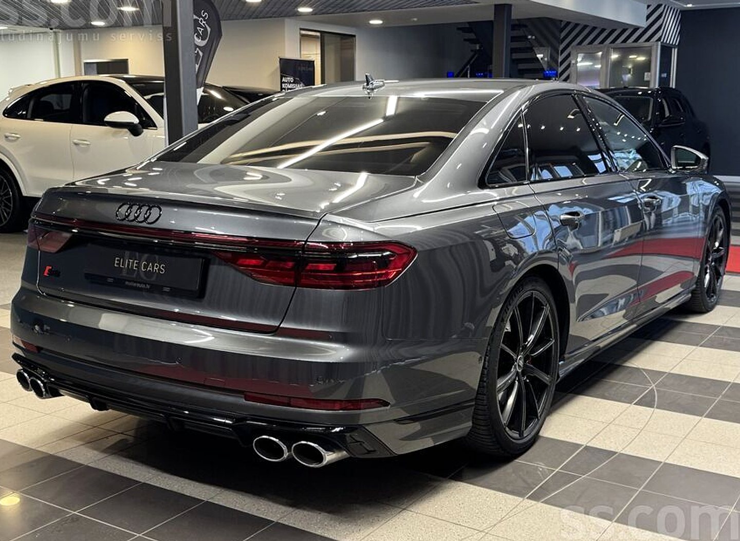 Audi S8 — foto 4