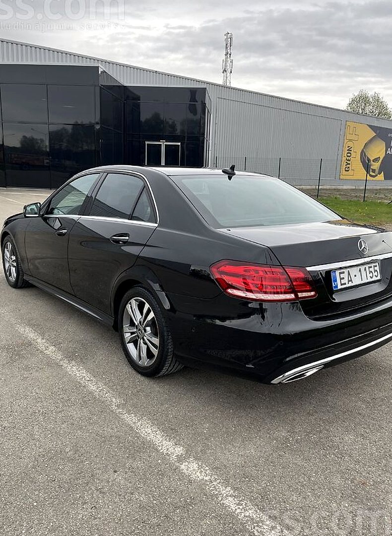 Mercedes-Benz E220 — foto 3
