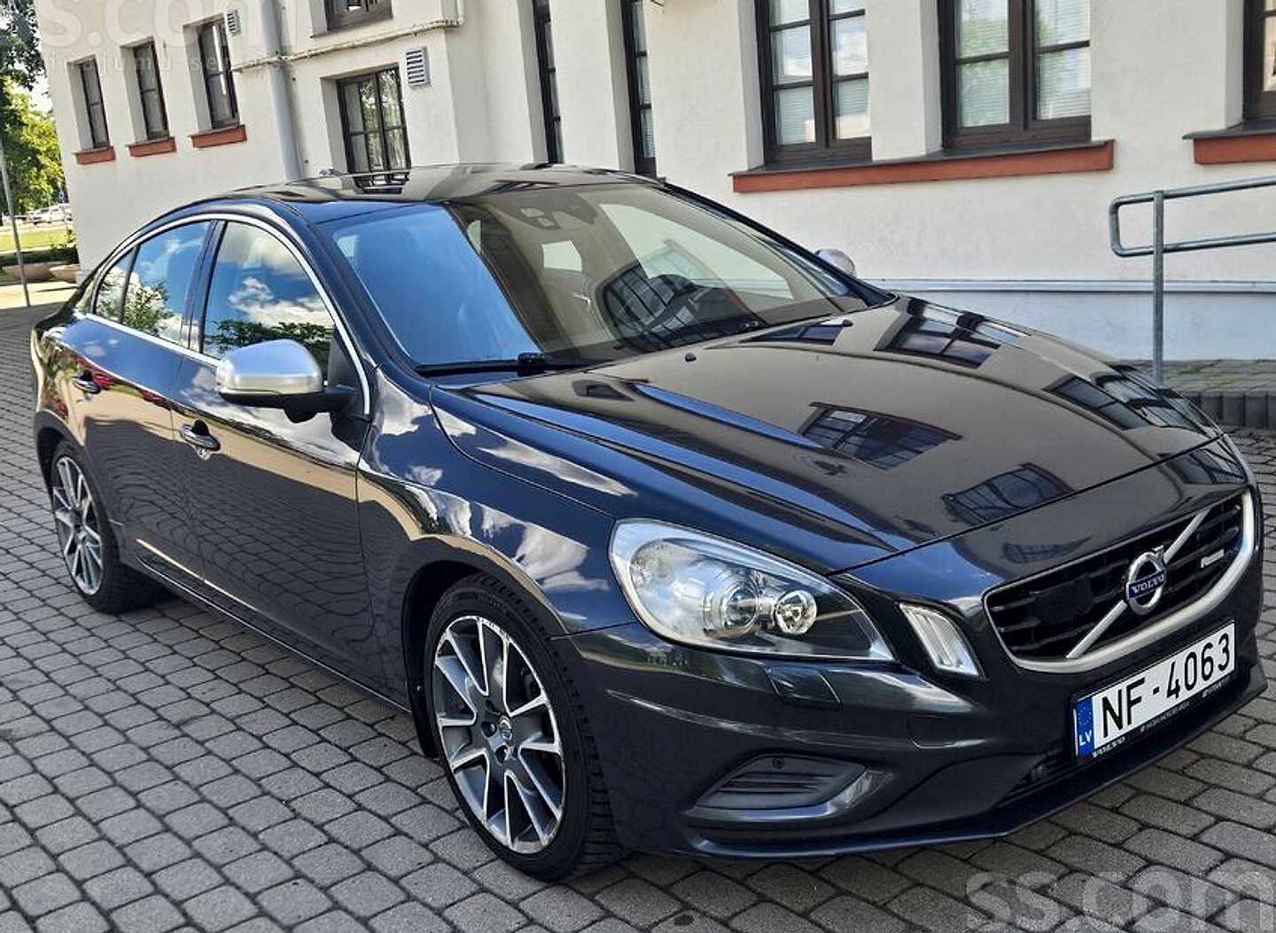 Volvo S60 — foto 3
